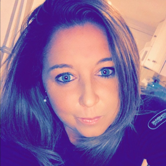 Meet your Posher, Elizabeth - Picture 1 of 1